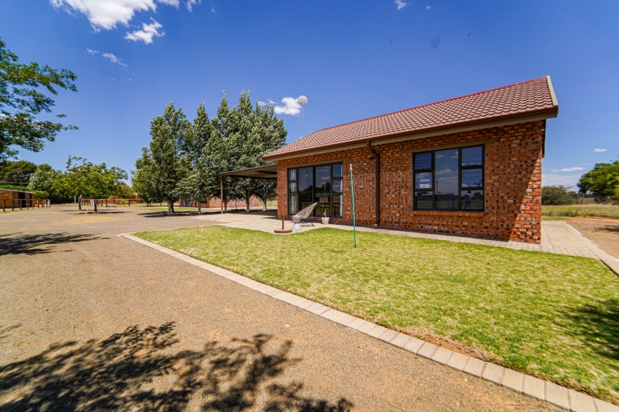 10 Bedroom Property for Sale in Bainsvlei Free State